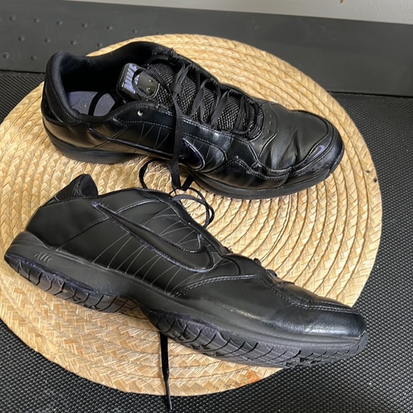 Nike Leather Sneakers Size 9 - Picture 5 of 11